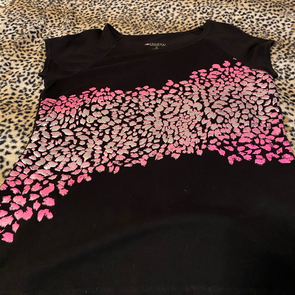 INC work out tee